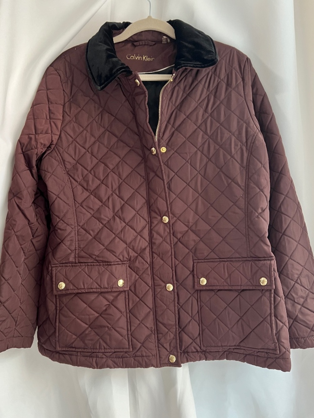 Calvin Klein Burgundy Quilted Jacket XL Black Velvet Collar Gold Buttons